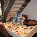 ゲストハウス Au Coeur Des Hotes 3*