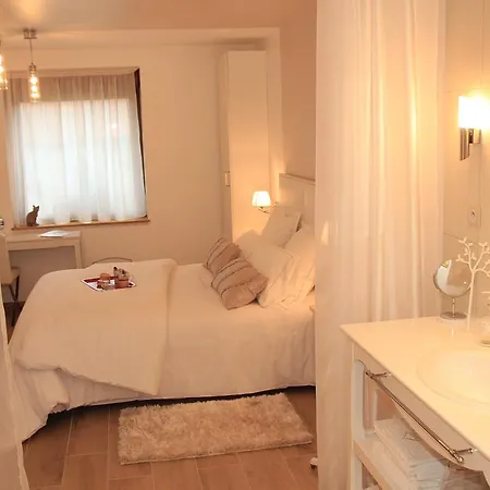 Au Coeur Des Hotes