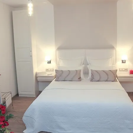 Au Coeur Des Hotes