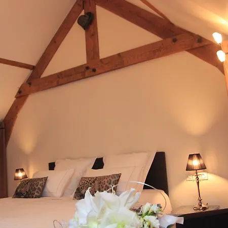 Au Coeur Des Hotes